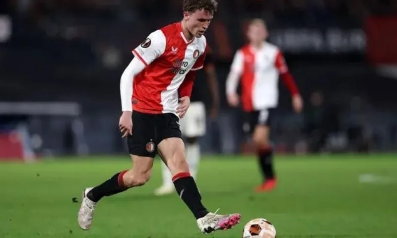 Lịch sử đối đầu giữa Feyenoord và Ajax như thế nào?