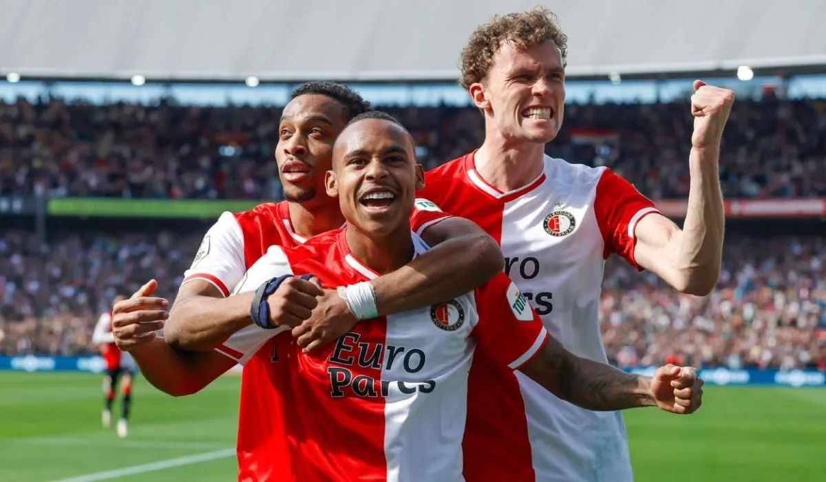 feyenoord-da-tung-xuong-hang-0